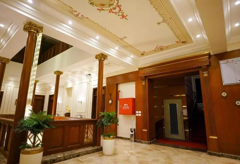 Savoy Hotel Elminya