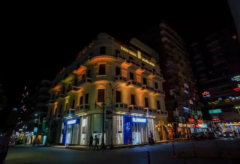 Savoy Hotel Elminya