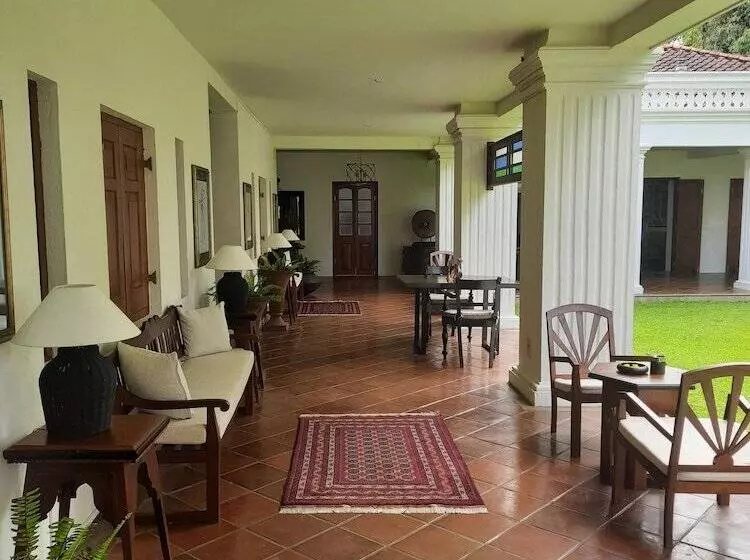 Hotelli Taru Villas Kandy