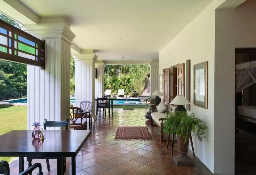 Hotelli Taru Villas Kandy