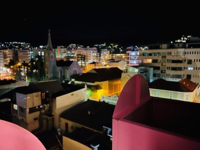 Uxolo Executive 7.2 Micro Living + Mountain View