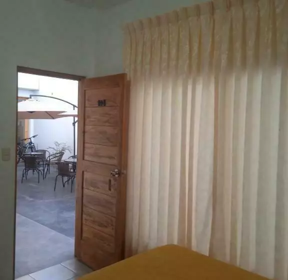 ホテル Hospedaje Paracas Sur