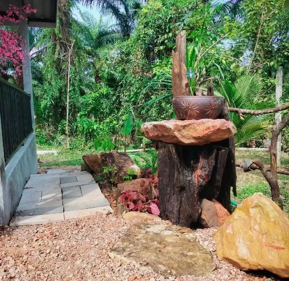Majatalo Baan Namthip Homestay Trang บ้านน้าทิพย์ โฮมสเตย์ตรัง