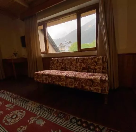 リゾートホテル The Himalayan Chalet