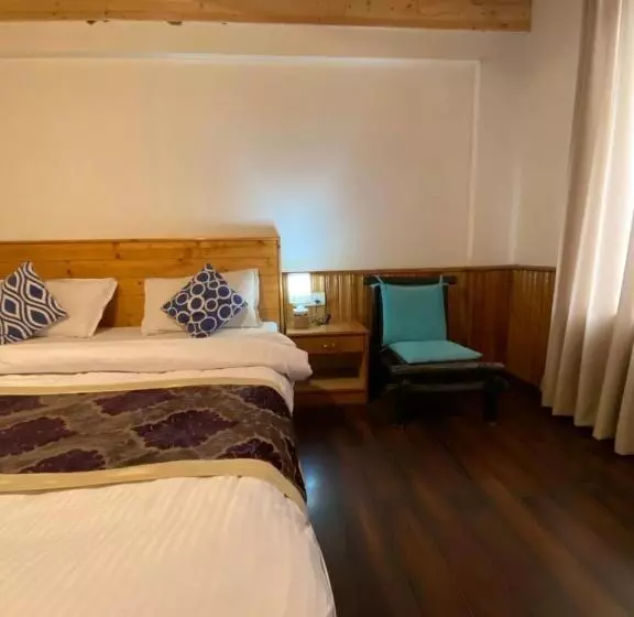 リゾートホテル The Himalayan Chalet