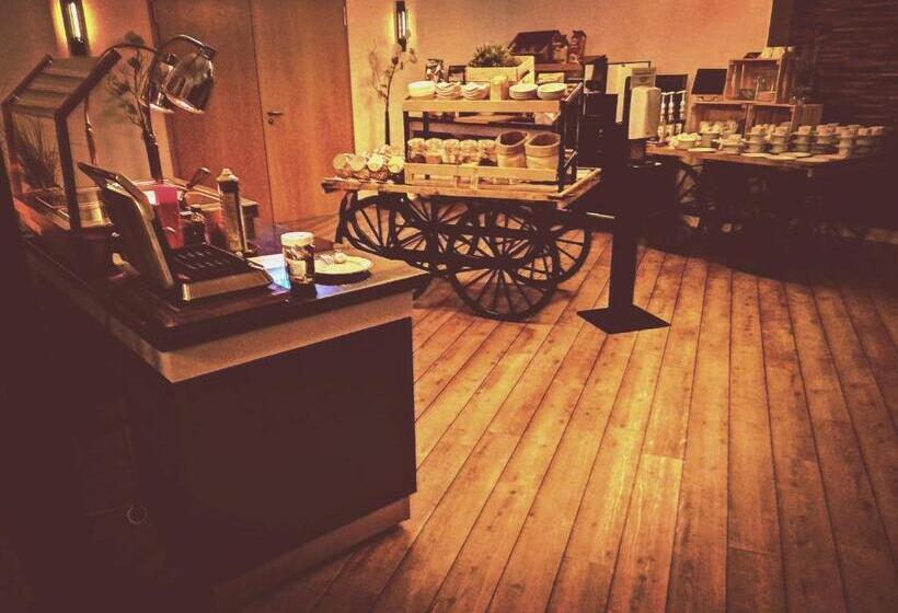 Hagen`s Hotel Eat & Meet Restaurant Bar Lounge