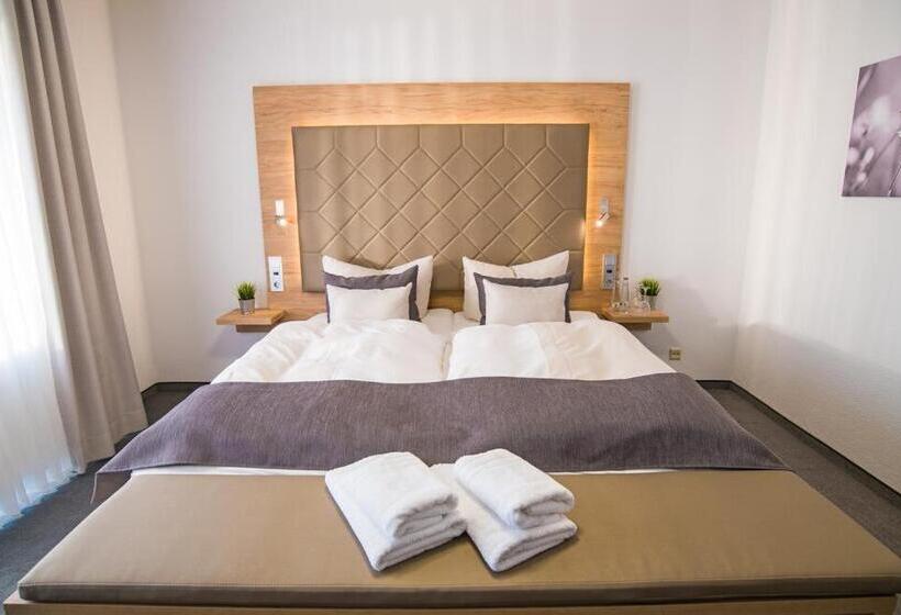 Hagen`s Hotel Eat & Meet Restaurant Bar Lounge