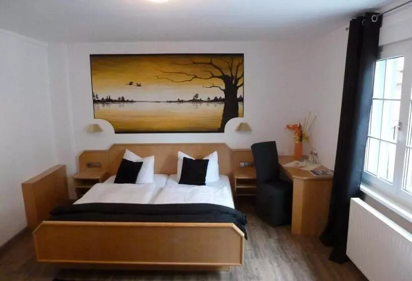 Hotelli Dreikonig & Restaurant Seegourmet