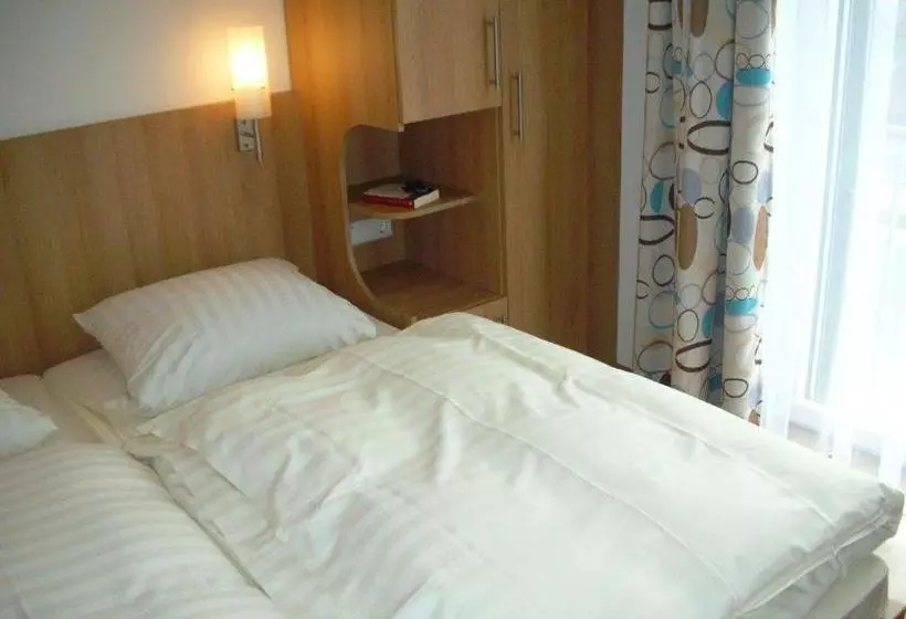 ホテル Gasthof Blume