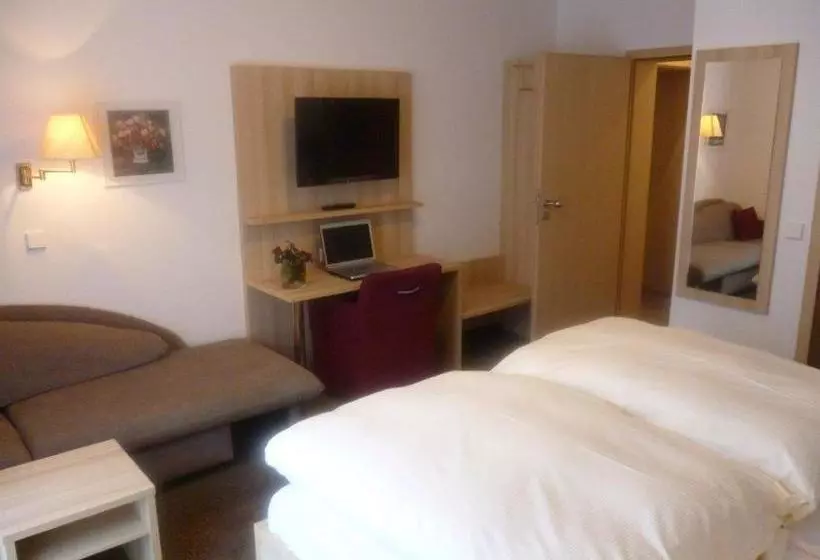 ホテル Gasthof Blume