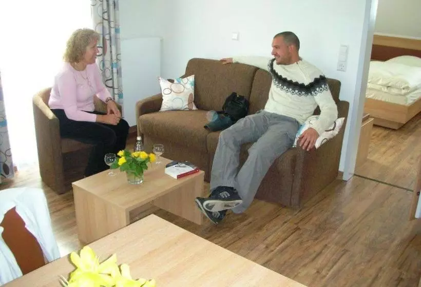 ホテル Gasthof Blume