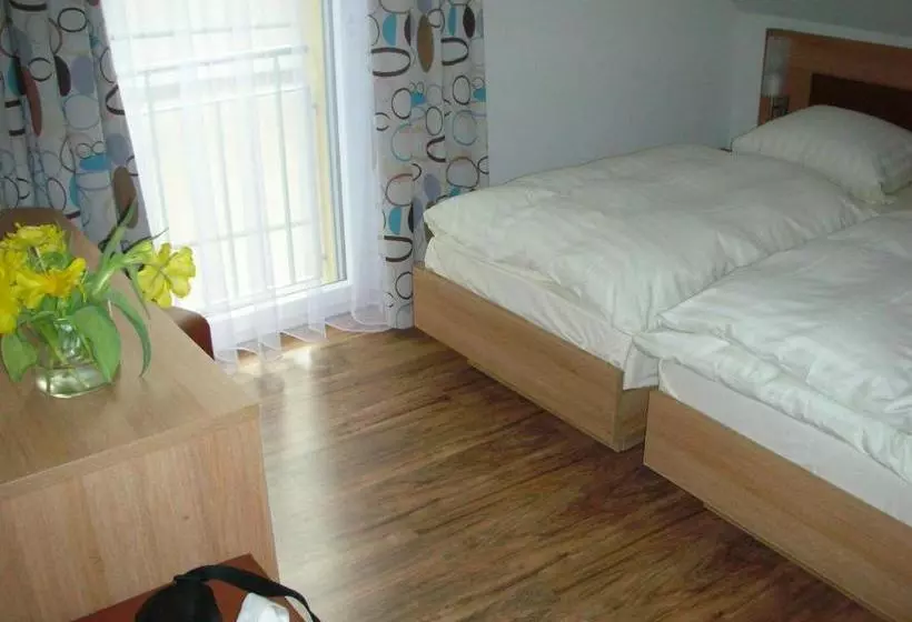 ホテル Gasthof Blume