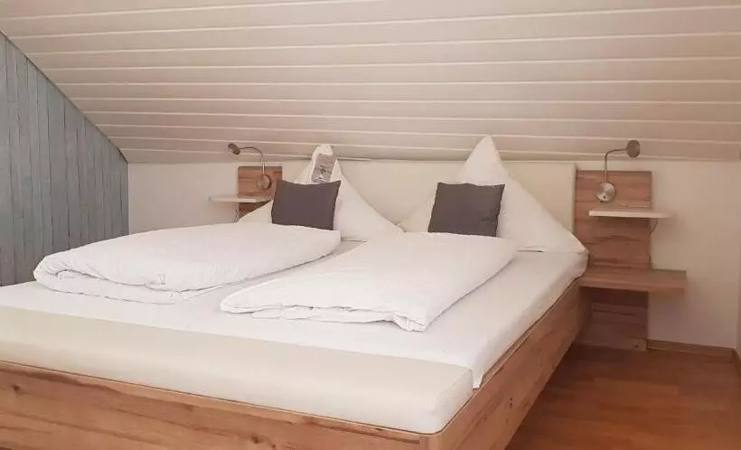 Hotelli Gasthof Zur Seku