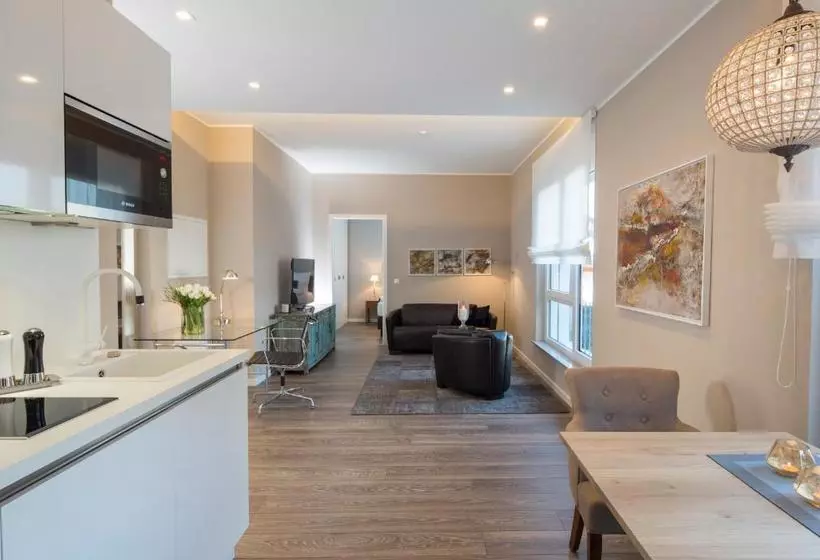 Hotelli Logis First Class Business Suites