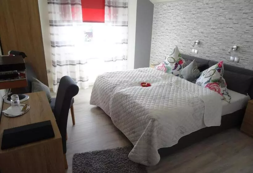 ホテル Pension Und Apartment Landhaus Fricke