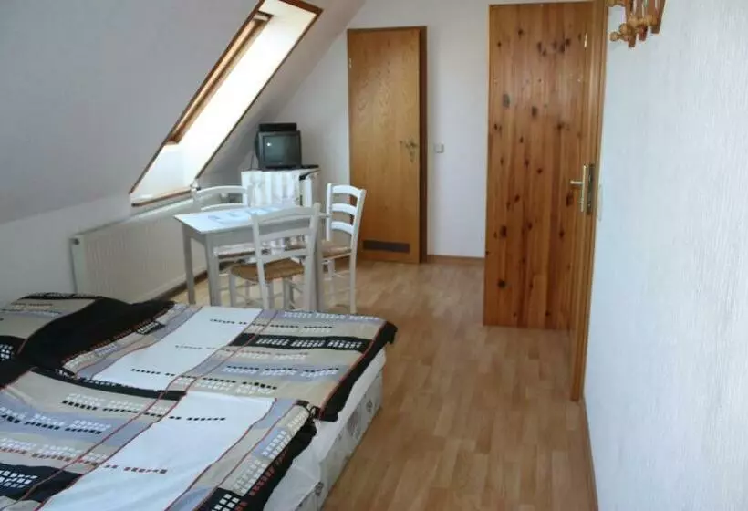 Hotelli Pension Vorm Darß