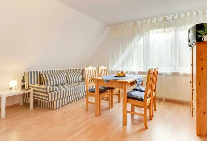 Hotelli Pension Vorm Darß