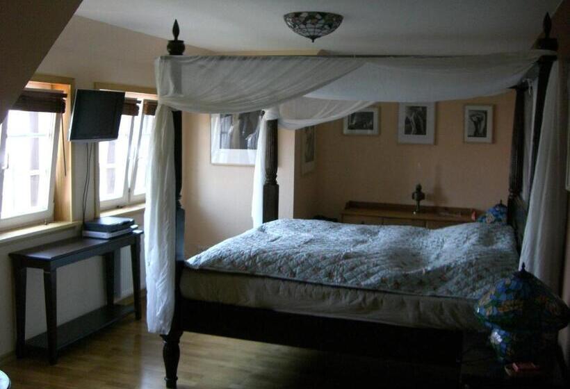 Отель The Cosy Home