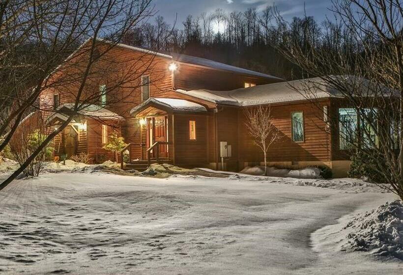 旅馆 Elk River Inn, Cabins & Outfitter