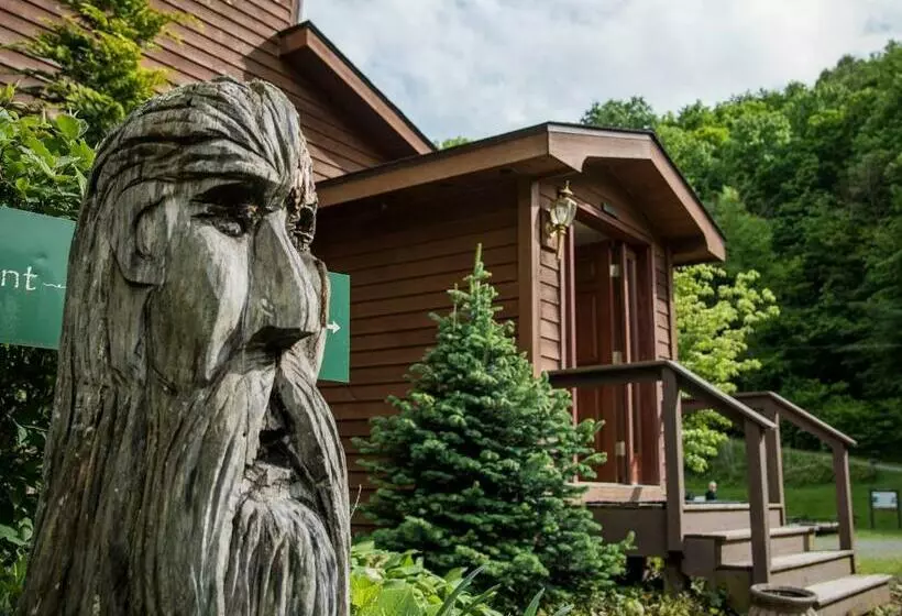 ユースホステル Elk River Inn, Cabins & Outfitter