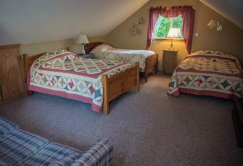 ユースホステル Elk River Inn, Cabins & Outfitter