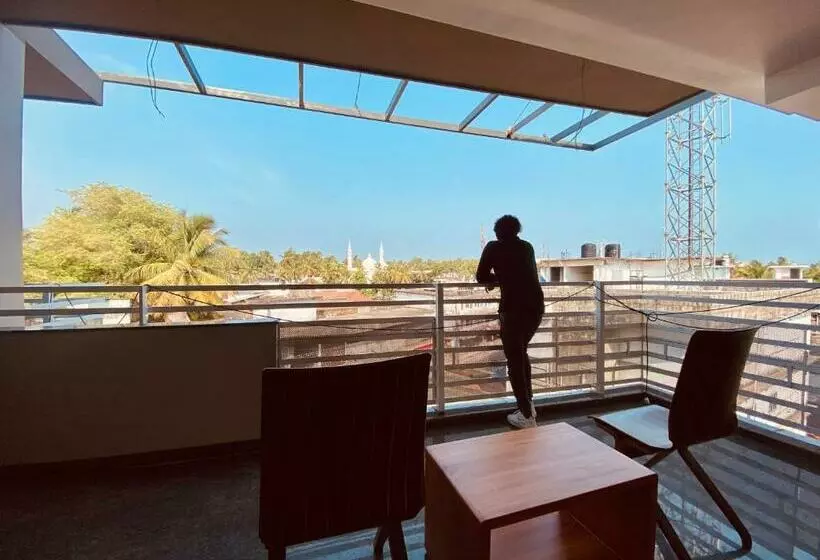 ユースホステル Luxe Inn