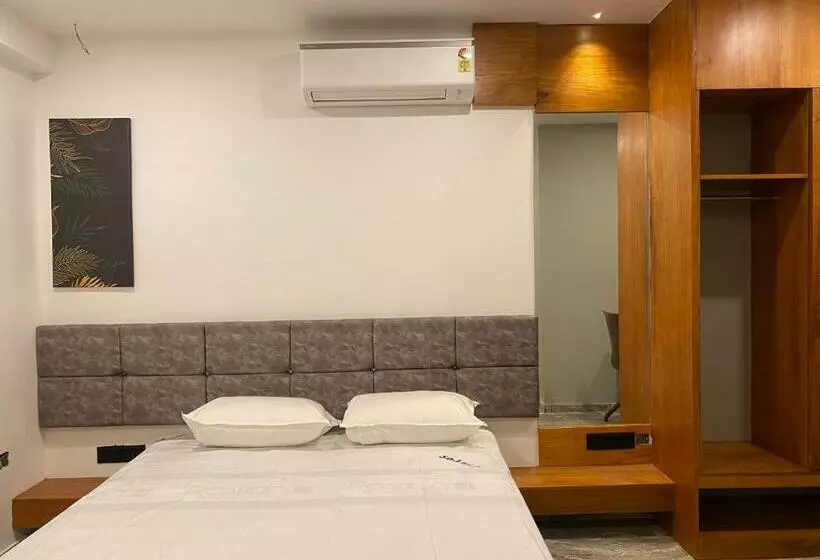 ユースホステル Luxe Inn