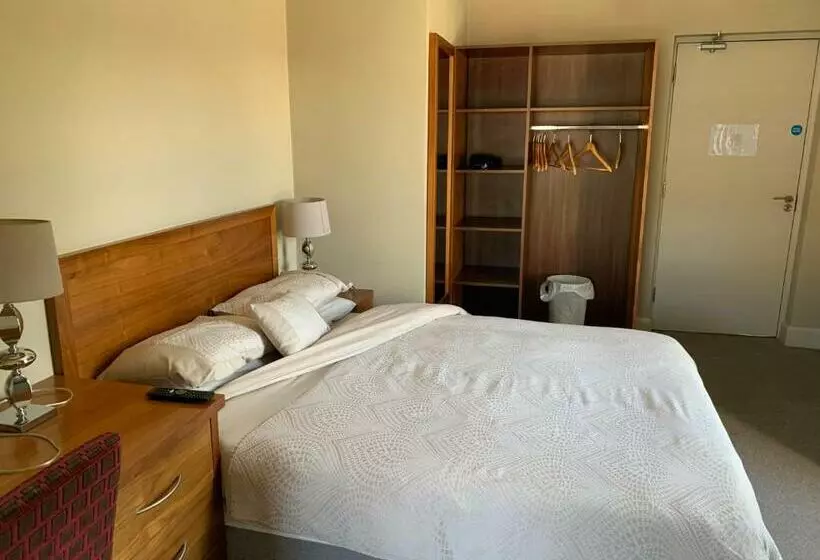 ベッドアンドブレックファースト Cuckoos Corner