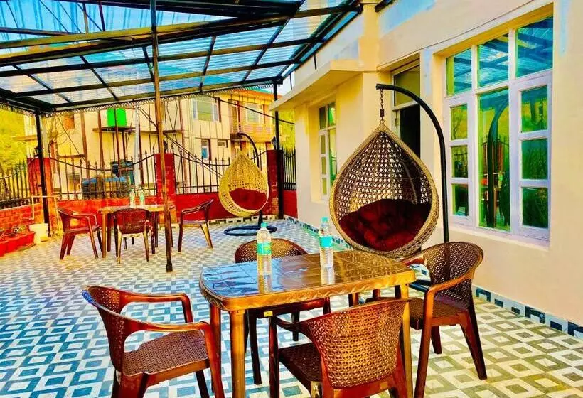ホテル Stayenest Mashobra With Balcony View