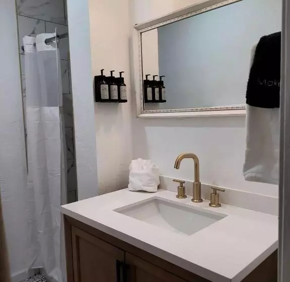 Hotelli Three Pines Cabins