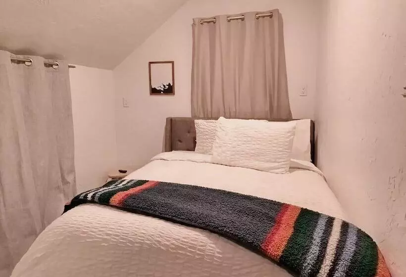 Hotelli Three Pines Cabins