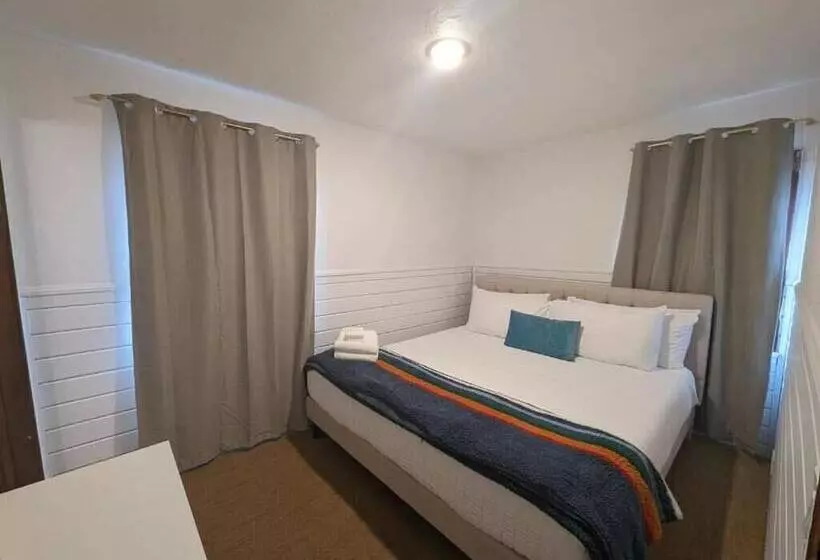 Hotelli Three Pines Cabins