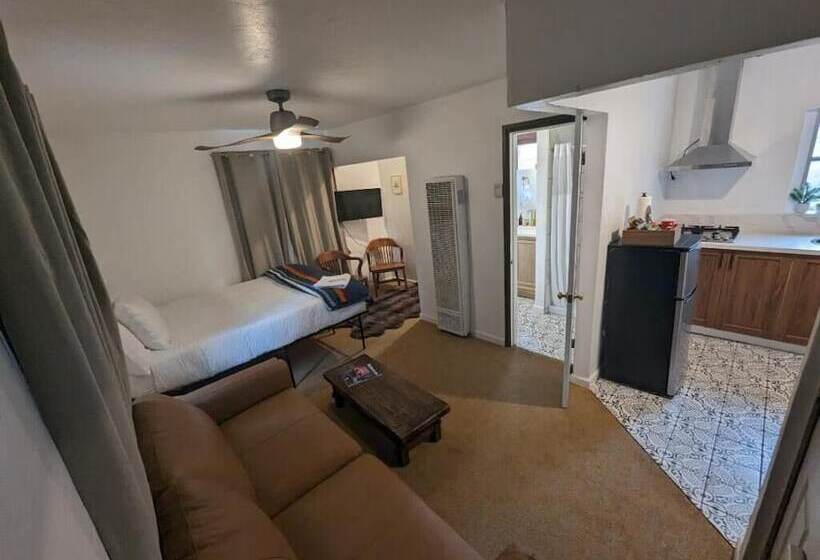 Отель Three Pines Cabins