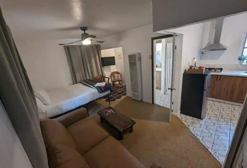 Hotelli Three Pines Cabins