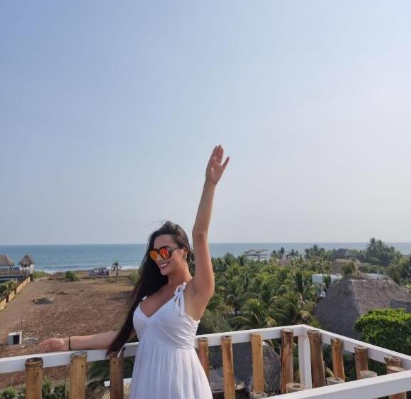 هاستل Marine Surf