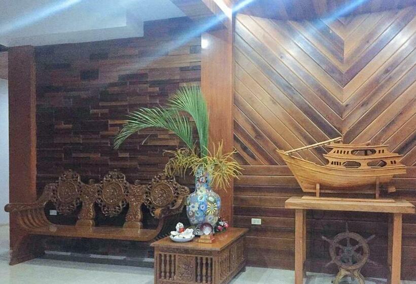 Hotelli Reddoorz @ Almari Beach Resort Tawi Tawi