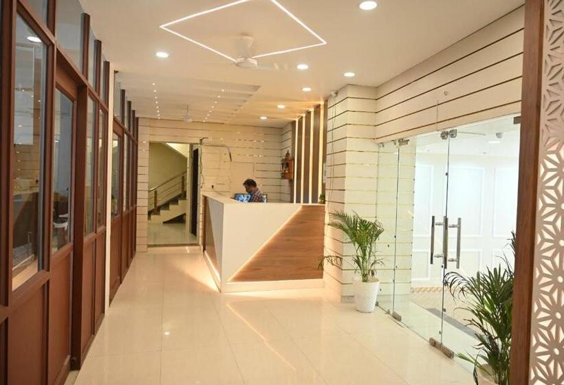 بنسيون Icon Palace Inn