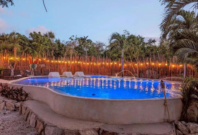 Xhule Hotel Boutique