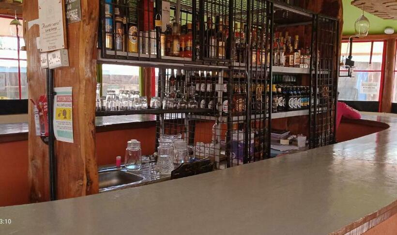 هتل کپسول Camp George Guest Lodge