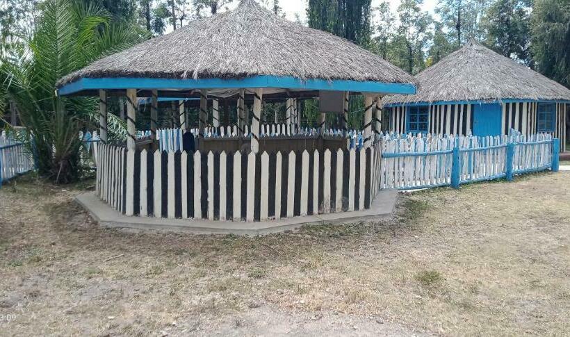 هتل کپسول Camp George Guest Lodge