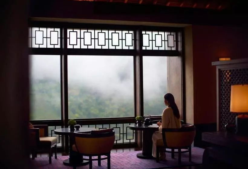 Hotelli Rissai Valley, A Ritz Carlton Reserve