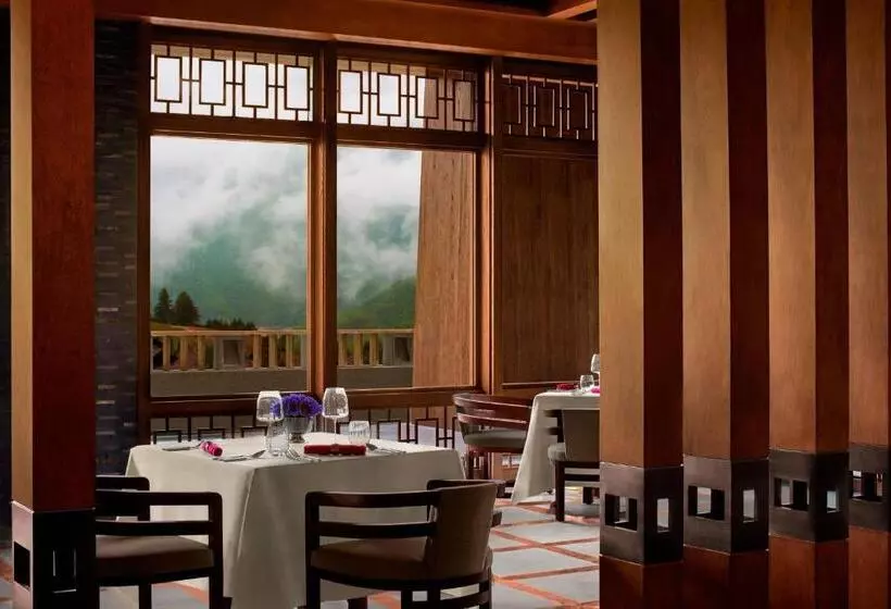 Hotelli Rissai Valley, A Ritz Carlton Reserve