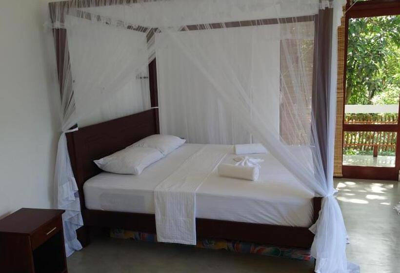 ペンション Cocosurf House 2024