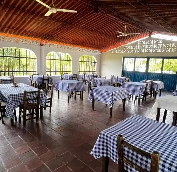 Finca Hotel La Pola