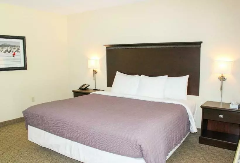 Hotelli Kelleys Island Venture Resort & Conference Center