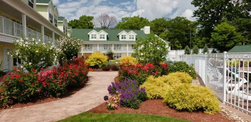 Hotelli Kelleys Island Venture Resort & Conference Center