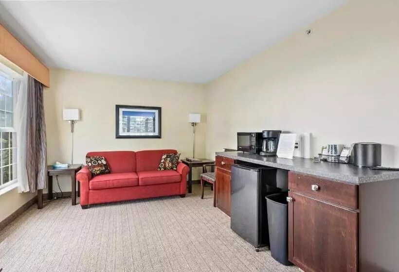 Hotelli Kelleys Island Venture Resort & Conference Center