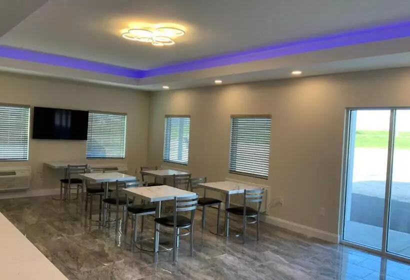 Motelli Town & Country Inn