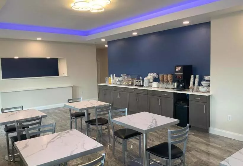 Motelli Town & Country Inn