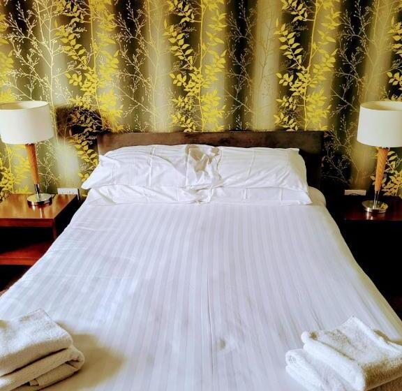 هتل The Gillygate Bar And Rooms